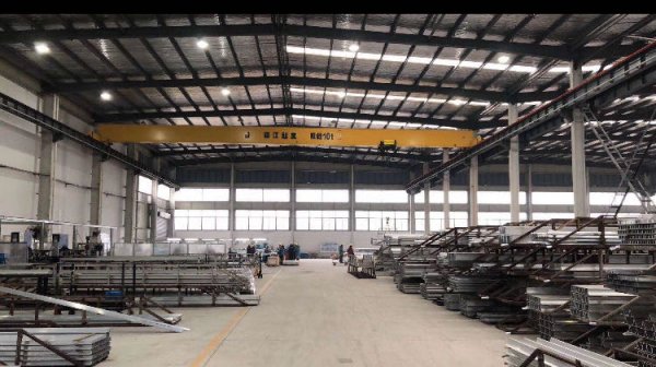 歐式起重機變頻技術(shù)應用，運行穩(wěn)定，降低維護成本！