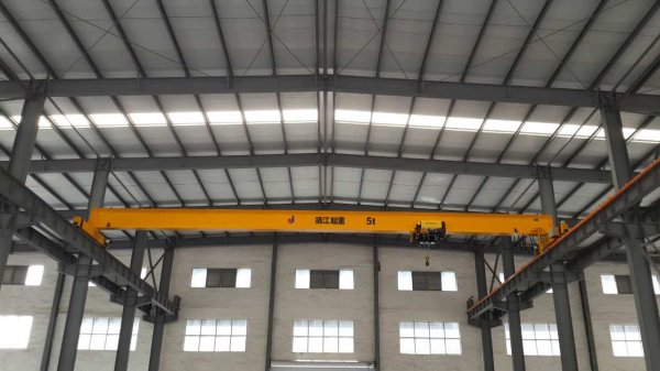 歐式起重機加入了防搖技術，運行穩(wěn)定！