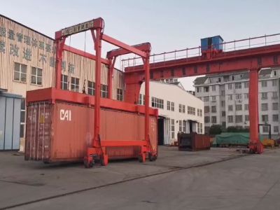 移動式集裝箱龍門吊技術不斷進步，應用越來越廣！