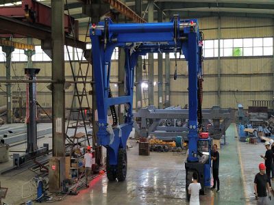 跨運(yùn)車制造廠家需不斷提升技術(shù)，滿足市場需求！