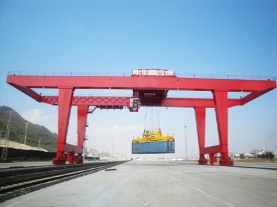 門(mén)式起重機(jī)出現(xiàn)故障應(yīng)該如何應(yīng)對(duì)？